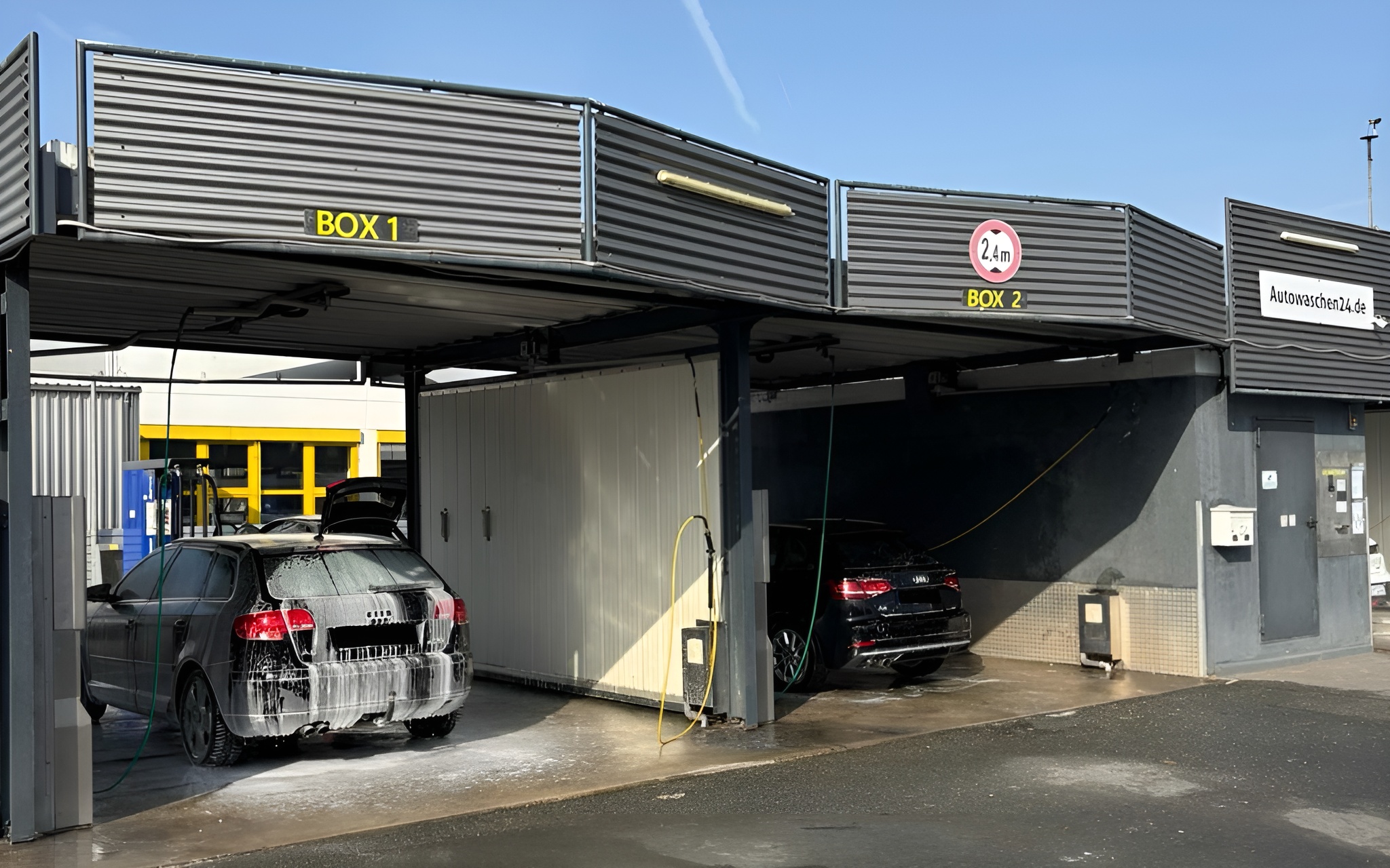 Hauptansicht der Waschboxen im Querformat